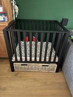 Mooie vierkante box met lade, Kinderen en Baby's, Boxen, Ophalen, Zo goed als nieuw, Vierkant, In hoogte verstelbaar