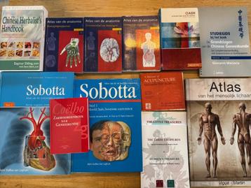 Boeken voor Acupunctuur, westers medische basiskennis beschikbaar voor biedingen