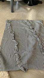 Grote sjaal zwart/wit met ruches nieuw, Maat 46/48 (XL) of groter, Nieuw, Ophalen of Verzenden, Sjaal