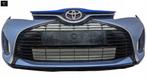 Toyota Yaris 3 / III Facelift Hybride Voorbumper + grill, Gebruikt, Bumper, Toyota, Ophalen