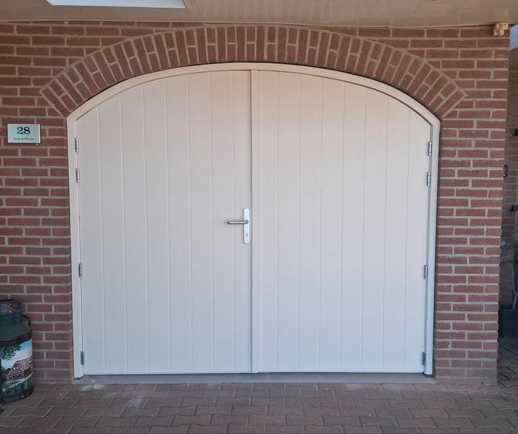 Getoogde garagedeuren of recht, Doe-het-zelf en Verbouw, Deuren en Horren, Nieuw, Garagedeur, 200 tot 215 cm, 120 cm of meer, Ophalen of Verzenden
