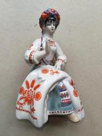 Oekraïense Vrouw in Klederdracht Beeld, Ophalen