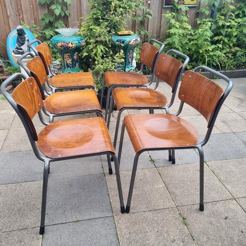zeer nette TU Delft stoelen van Gispen stapelstoelen, Huis en Inrichting, Stoelen, Gebruikt, Vijf, Zes of meer stoelen, Ophalen