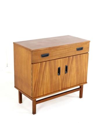 Vintage kast kastje gratis bezorging midcentury beschikbaar voor biedingen