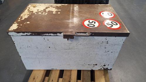 Stalen gereedschaps kisten voor in een bus tegen diefstal, Auto diversen, Autogereedschap, Gebruikt, Ophalen