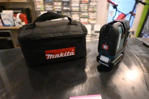 Makita SK105DZ Kruislijnlaser 10.8V Li-ion accu Body in tas, Doe-het-zelf en Verbouw, Gereedschap | Machine-onderdelen en Toebehoren