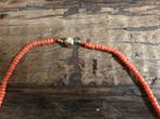 Antieke 60cm bloedkoraal ketting met gouden paston sluiting, Sieraden, Tassen en Uiterlijk, Antieke sieraden, Ophalen, Goud, Ketting