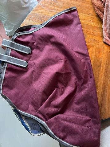 Weatherbeeta Nek Large o gr nieuw maroon beschikbaar voor biedingen