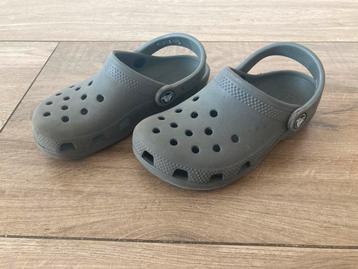 Crocs maat C11 kind grijs donkergrijs origineel beschikbaar voor biedingen