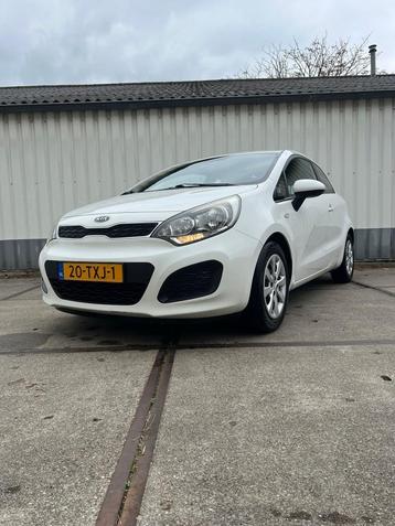 Kia Rio 1.2 I 3DRS 2012 Wit beschikbaar voor biedingen