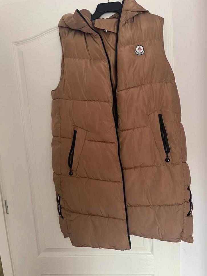 Beige gewatteerde lange bodywarmer – Moncler-stijl, Kleding | Dames, Bodywarmers, Zo goed als nieuw, Ophalen of Verzenden