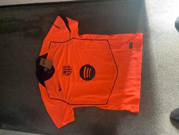 Barcelona Uitshirt Nieuw Maat L - 65 Euro beschikbaar voor biedingen