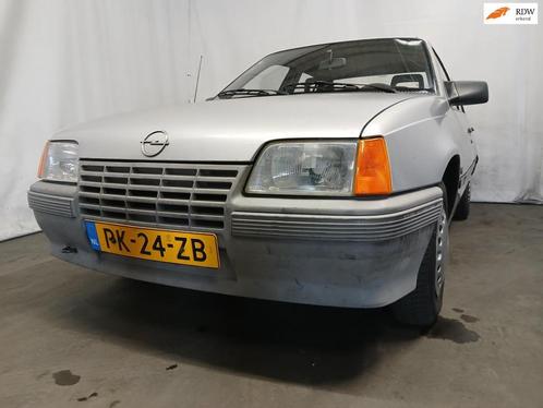 Opel Kadett 1.3S GT, Auto's, Opel, Bedrijf, Te koop, Kadett, Benzine, Sedan, Handgeschakeld, Origineel Nederlands, Zilver of Grijs