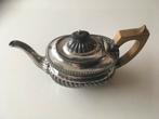 Verzilverde theepot met houten handvat, Antiek en Kunst, Antiek | Goud en Zilver, Ophalen of Verzenden, Zilver
