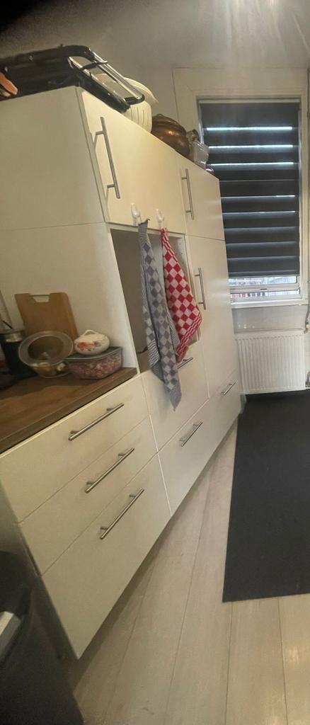 Keukenblok incl Bosch koelkast, Huis en Inrichting, Kasten | Dressoirs, Gebruikt, 150 tot 200 cm, 50 tot 75 cm, Met lade(s), Kunststof