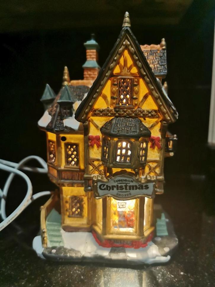 Lemax Tannebaum Christmas Shope van 2003, Diversen, Kerst, Gebruikt, Ophalen of Verzenden