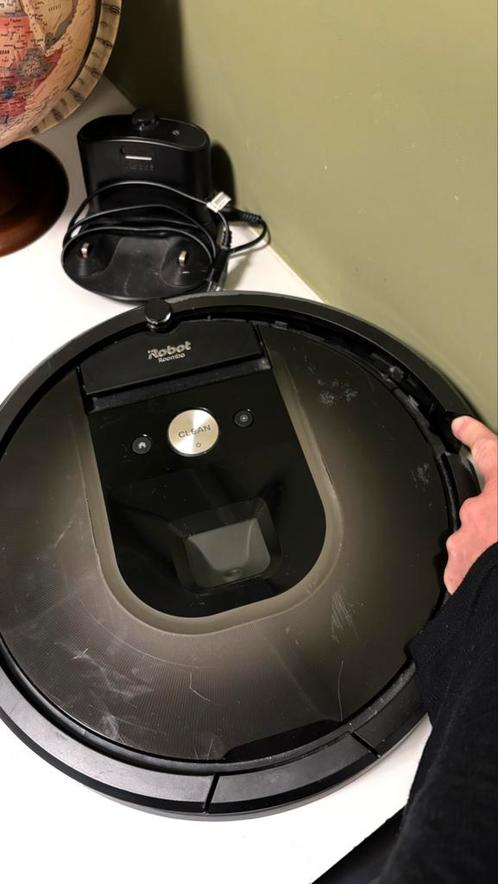 iRobot stofzuiger, opknapper - bumper moet vastgezet worden, Witgoed en Apparatuur, Stofzuigers, Gebruikt, Stofzuiger, Minder dan 1200 watt