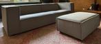 Mooie lichtgrijze bank met hocker, Driepersoons, 75 tot 100 cm, Ophalen of Verzenden, Zo goed als nieuw