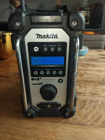 Makita Bouwradio DAB+ beschikbaar voor biedingen