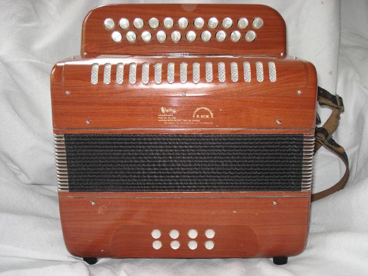 Trekzak, hout, Muziek en Instrumenten, Accordeons, Zo goed als nieuw, Overige formaten, Overige merken, Met riemen, Ophalen