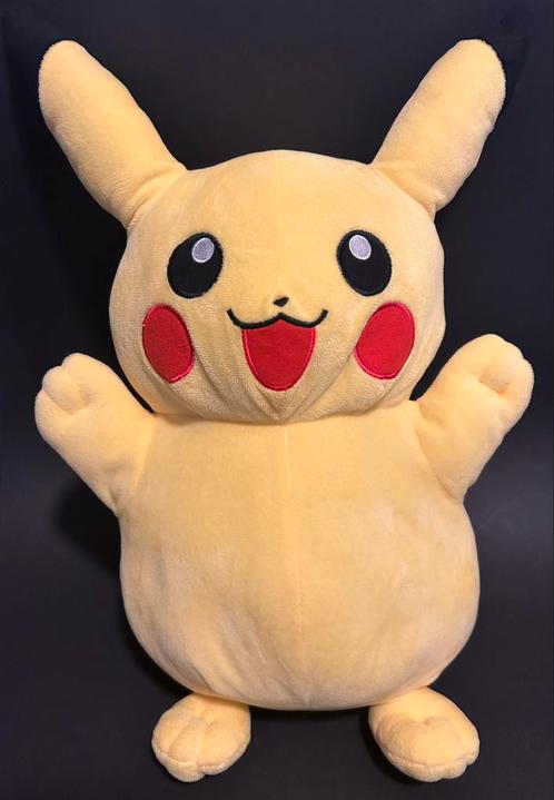 Grote Pokémon Pikachu Knuffel (Halve Meter), Hobby en Vrije tijd, Verzamelkaartspellen | Pokémon, Zo goed als nieuw, Losse kaart