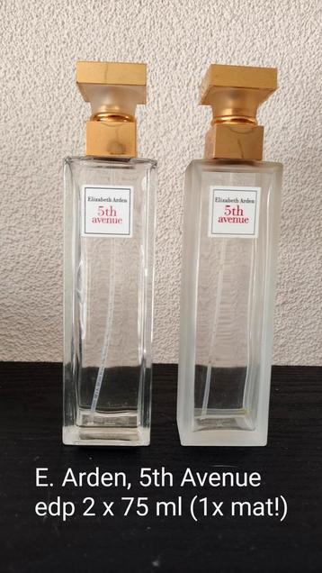 Verzameling 2 lege parfumflessen Elisabeth Arden  beschikbaar voor biedingen