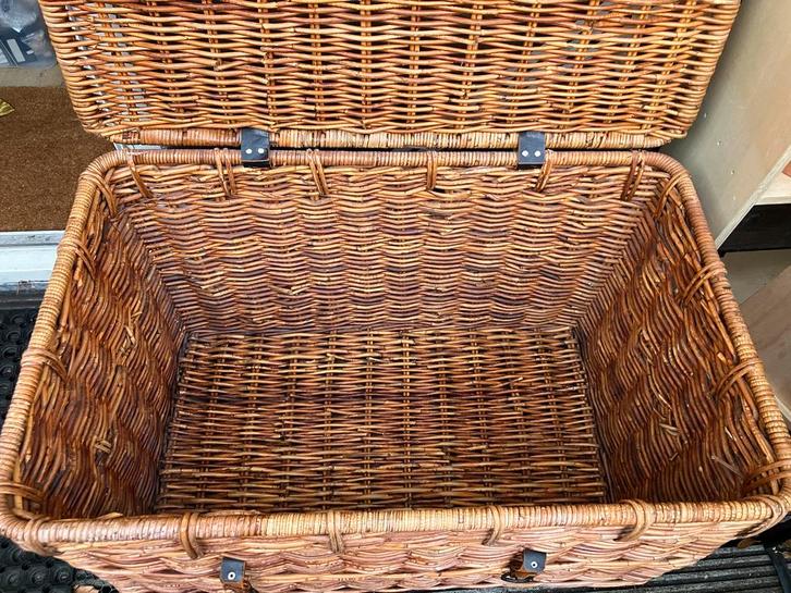 Grote rieten mand met deksel, Huis en Inrichting, Woonaccessoires | Kisten, Gebruikt, 50 tot 75 cm, 75 tot 100 cm, 50 tot 100 cm