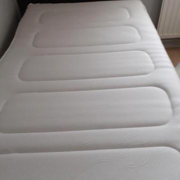 Nieuwe topper. 90x200 en 7cm dik beschikbaar voor biedingen