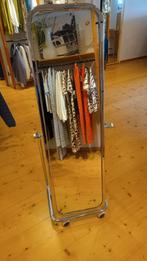 Passpiegel op wielen, Huis en Inrichting, Woonaccessoires | Spiegels, Ophalen, Minder dan 50 cm, Gebruikt, 100 tot 150 cm