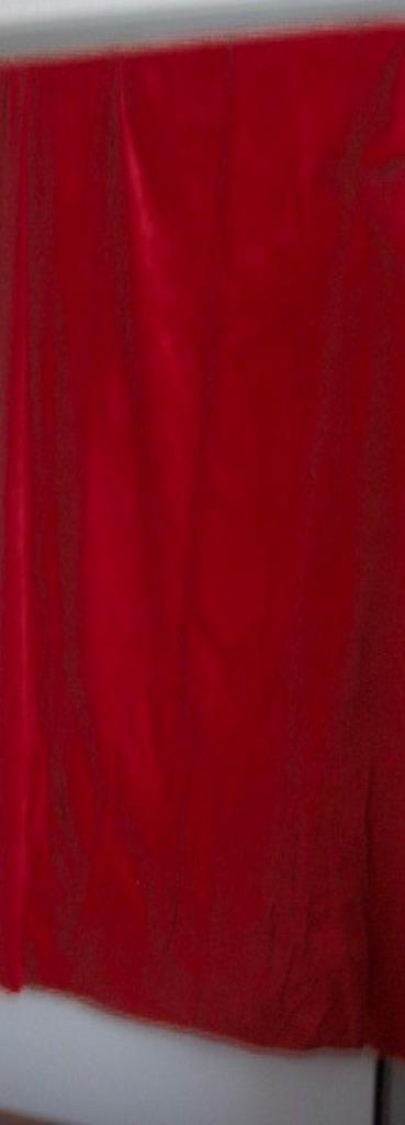 VELOURS GORDIJNEN HELDERROOD 3 STUKS, Huis en Inrichting, Stoffering | Gordijnen en Lamellen, Zo goed als nieuw, 200 cm of meer