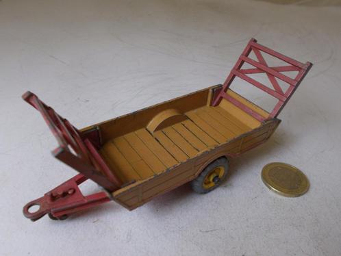 1955 Dinky Toys 320 HALESOWEN FARM TRAILER + 2 REKJES! (-N-), Hobby en Vrije tijd, Modelauto's | 1:43, Gebruikt, Tractor of Landbouw