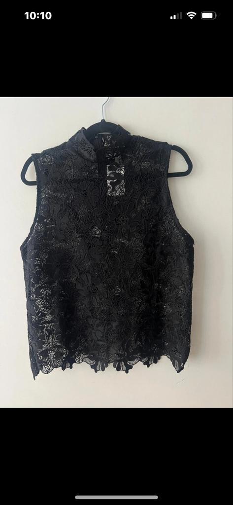 H&M Kanten Top Zwart - Maat L, Kleding | Dames, Tops, Nieuw, Maat 42/44 (L), Zwart, Zonder mouw, Verzenden