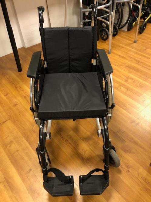 Rolstoel Dietz, handremmen, antikiepwieltjes, kussen, Diversen, Rolstoelen, Zo goed als nieuw, Duwrolstoel, Inklapbaar, Ophalen