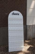 TE HUUR cheers wall met 50 glazen, Hobby en Vrije tijd, Feestartikelen | Verhuur, Ophalen, Zo goed als nieuw