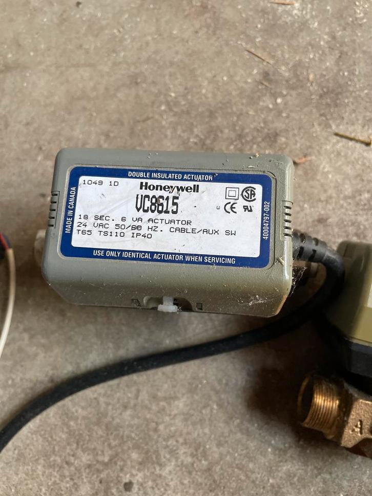Honeywell Tweewegklep 22mm - VC8615, Doe-het-zelf en Verbouw, Thermostaten, Gebruikt, Ophalen of Verzenden