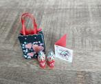 LEUK 4 DELIG SETJE VOOR POPPENHUIS 1:12, Ophalen of Verzenden, Nieuw, Poppenhuis