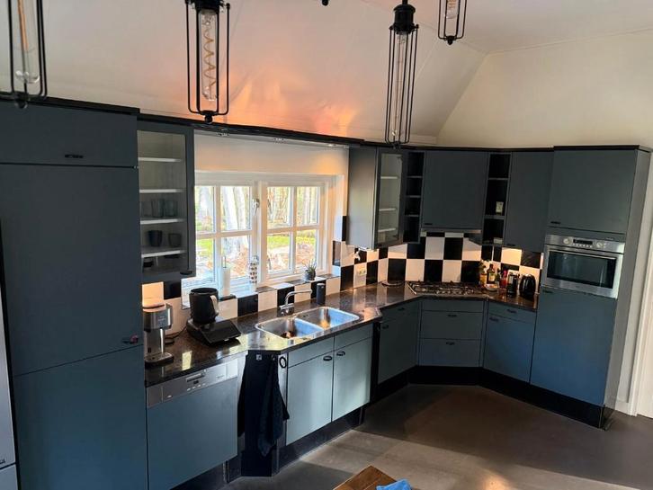 Gebruikte Siemetic keuken, zwart graniet blad, Huis en Inrichting, Keuken | Complete keukens, Gebruikt, Hoekkeuken, Groen, Graniet of Steen