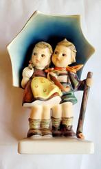 Hummel Goebel kinderen onder paraplu, Verzamelen, Beelden en Beeldjes, Ophalen of Verzenden, Zo goed als nieuw, Hummel