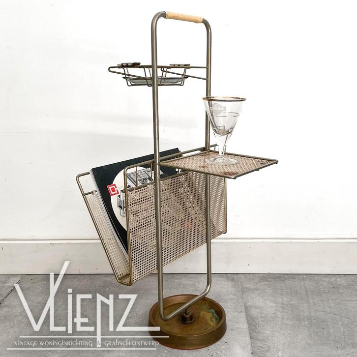 Vintage rookmeubel, tijdschriftenrek Oranje Hotel Central, Huis en Inrichting, Woonaccessoires | Krantenbakken en Lectuurbakken
