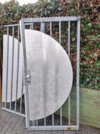 Stalen poort met hekwerk deel en paal, Tuin en Terras, Tuinhekken en Hekwerk, Met poort, Gebruikt, IJzer, Spijlenhekwerk