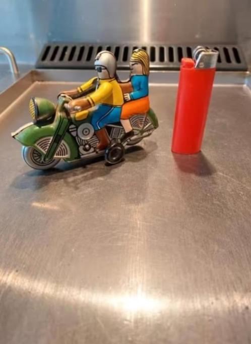 Blikken motor met opwind mechanisme MS282, Antiek en Kunst, Antiek | Speelgoed, Ophalen of Verzenden