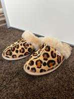Originele UGG Pantoffels Scuffette II panter print maat 38, Kleding | Dames, Schoenen, UGG, Ophalen of Verzenden, Zo goed als nieuw