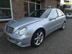 Mercedes-Benz C-klasse 180 K. Classic Automaat, Auto's, Mercedes-Benz, Te koop, Zilver of Grijs, Benzine, 73 €/maand