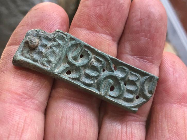 Fraaie Middeleeuwse Bodemvondst MEROVINGISCH draken hanger?, Antiek en Kunst, Curiosa en Brocante, Verzenden