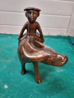 beeld hout waterbuffel met man antiek, Verzamelen, Beelden en Beeldjes, Ophalen of Verzenden