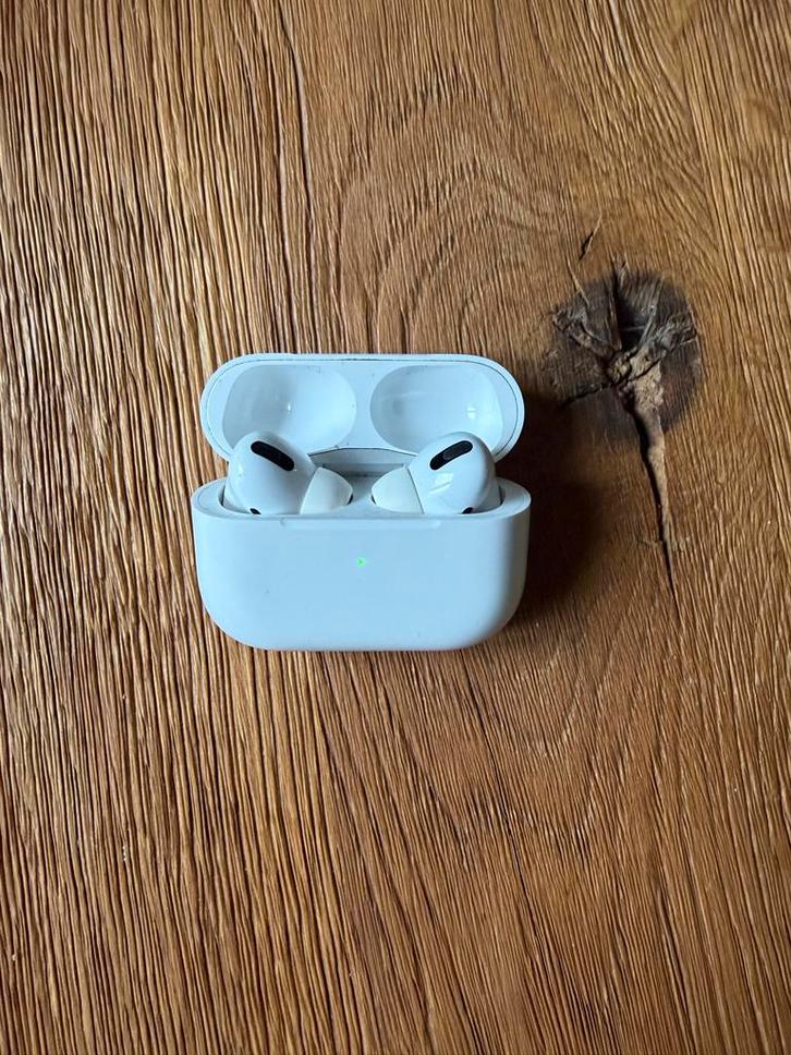 Airpods Pro 1e Gen - Rechter Oortje Geruis, Audio, Tv en Foto, Koptelefoons, Gebruikt, Overige merken, Draadloos, Ophalen