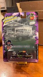 Johnny Lightning Rat Fink ‘55 Chevy 2 door sedan 1/64, Hobby en Vrije tijd, Modelauto's | Overige schalen, Ophalen of Verzenden
