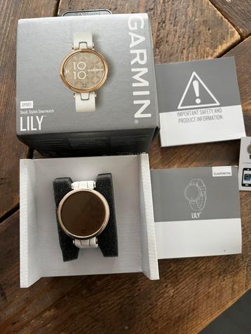 Garmin Lily sport goud met wit sportbandje beschikbaar voor biedingen
