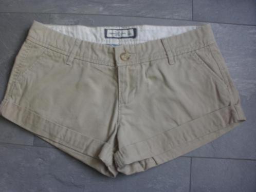 ABERCROMBIE & FITCH, chinoshort maat 26 (qwe), Kleding | Dames, Broeken en Pantalons, Zo goed als nieuw, Maat 34 (XS) of kleiner