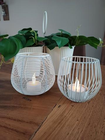 Leuk ecru bloempotje incl plantjes en 2 waxinelichthouders beschikbaar voor biedingen